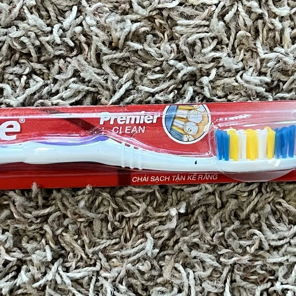 Colgate Toothbrushes Lot of 4 Slim Soft & 1 Premier Clean Ultra‎ Soft from India